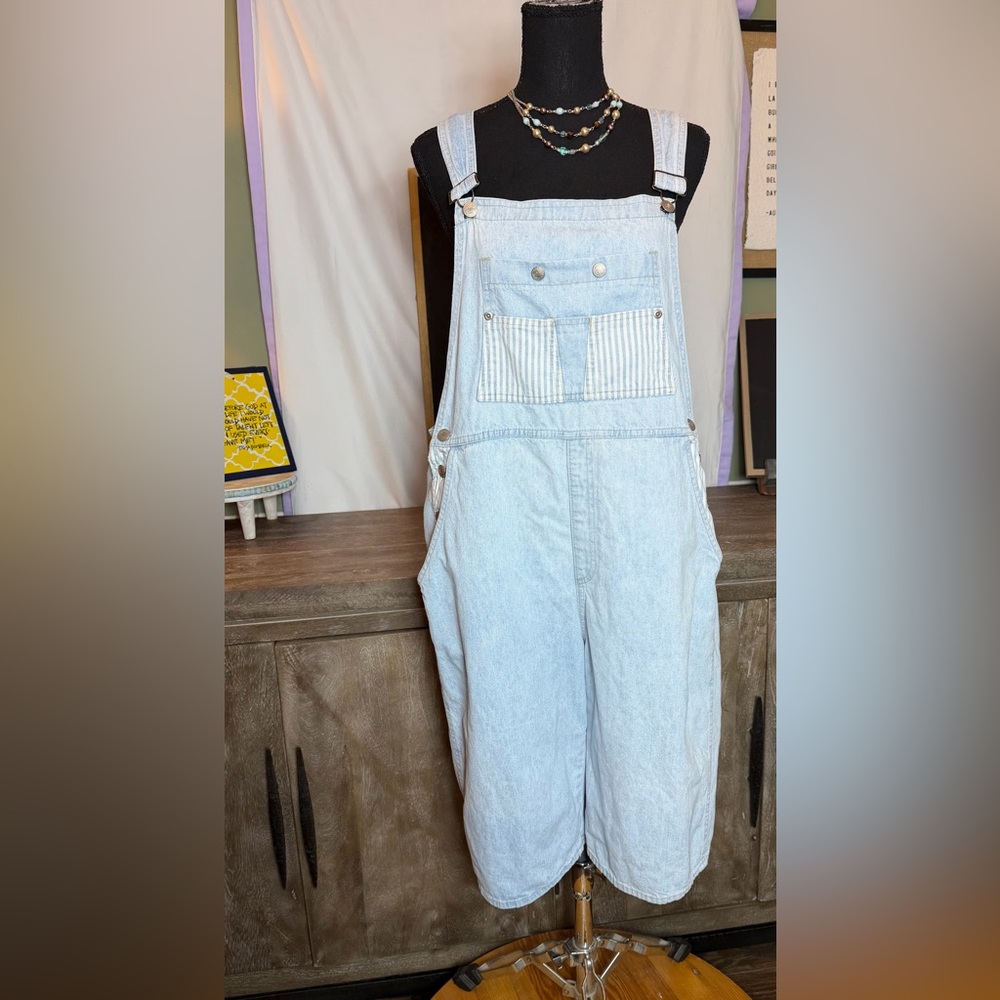 Vintage 90s Stuffed Shirt Jeanswear Wide leg Light Wash Overalls